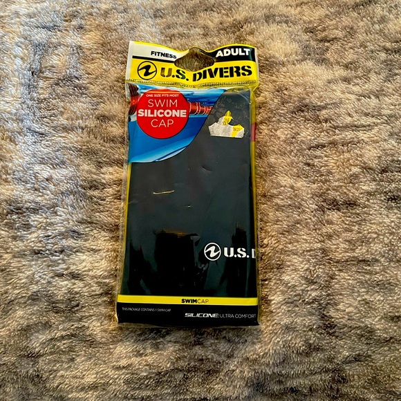 U.S. Divers Silicone Swim Cap for Adults - Picture 2 of 3